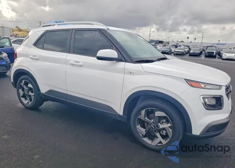 2025 Hyundai Venue Sel z USA, uszkodzony, nr VIN KMHRC8A33SU370727